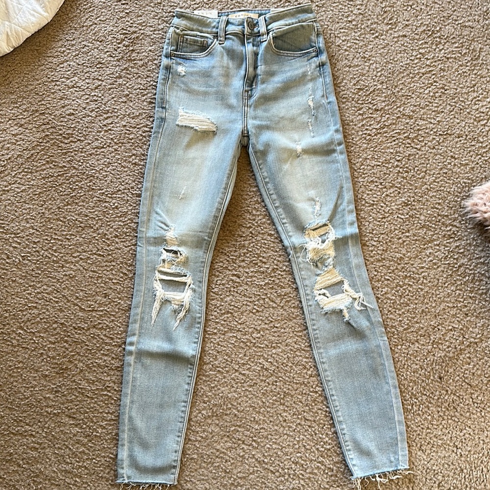 Light wash skinny jeans